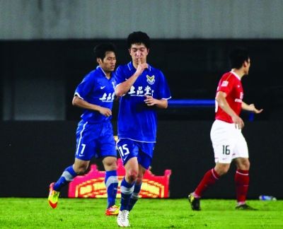 巴萨2比1逆转法兰克福，本赛季7次逆转创纪录（巴萨2-1逆转法兰克福，本季第7次翻盘创纪录）