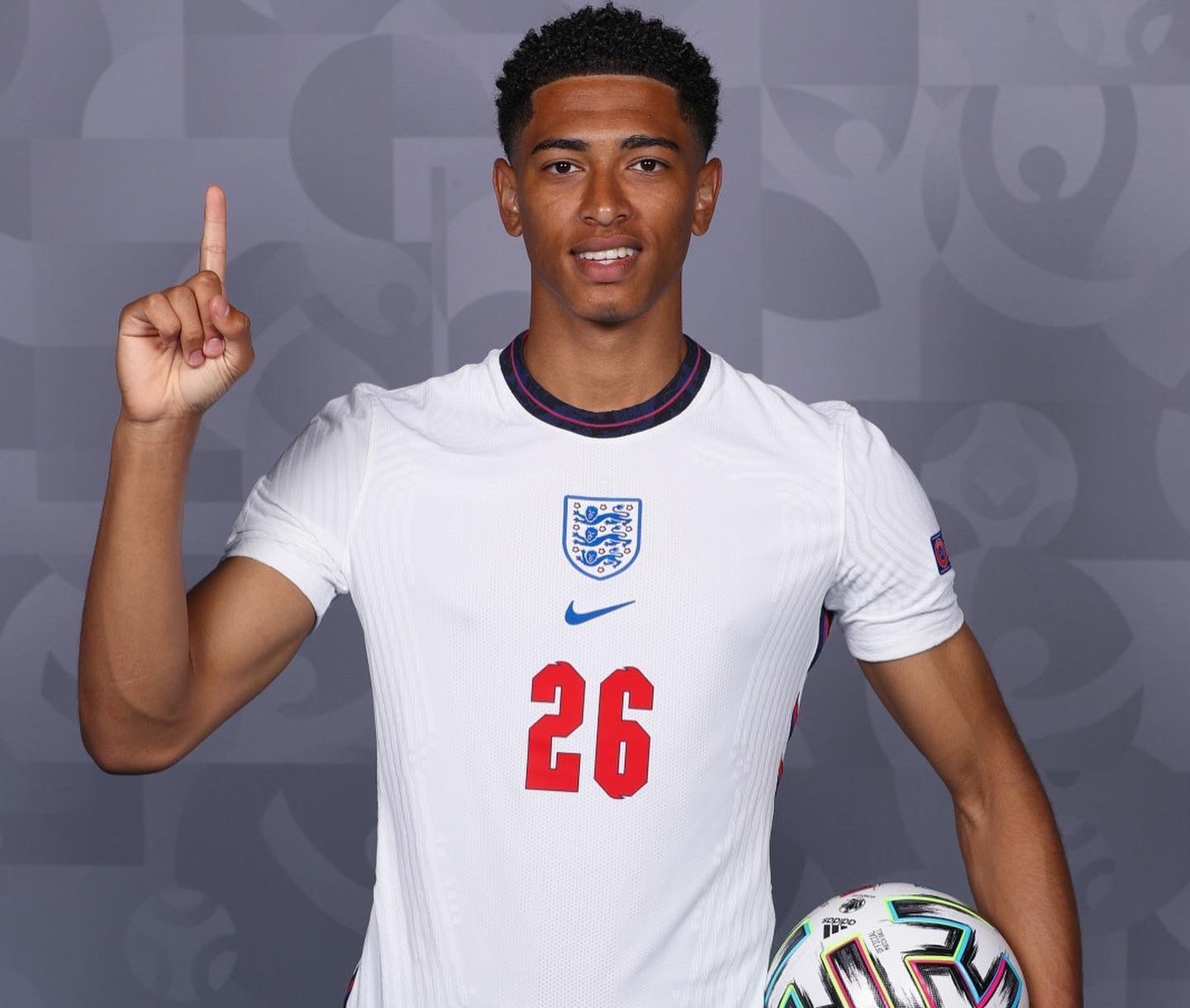 泰晤士：埃弗顿2700万镑报价迪布林被拒，考虑提高报价（泰晤士报：埃弗顿2700万英镑求购迪布林遭拒，或提高出价）