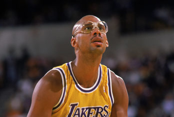 奎因成为鹈鹕队史第二位单节砍20分+5助攻的球员（奎因成鹈鹕史上第二位单节砍下20分并送出5次助攻的球员）