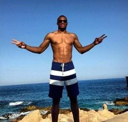 福建新秀再度惊艳全场（福建新星再次震撼全场）