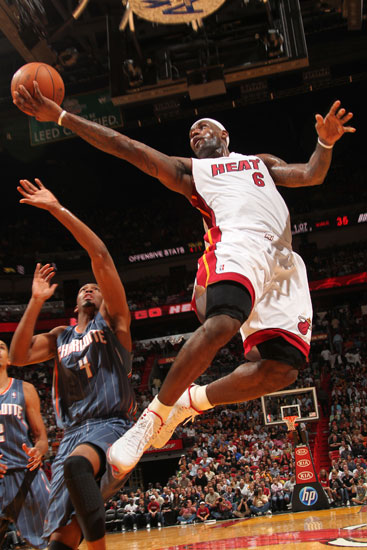 皮奥：我和雷特吉相处得非常好，他是一个非常全面的前锋（皮奥谈雷特吉：我们配合默契，他是一名全能型前锋）