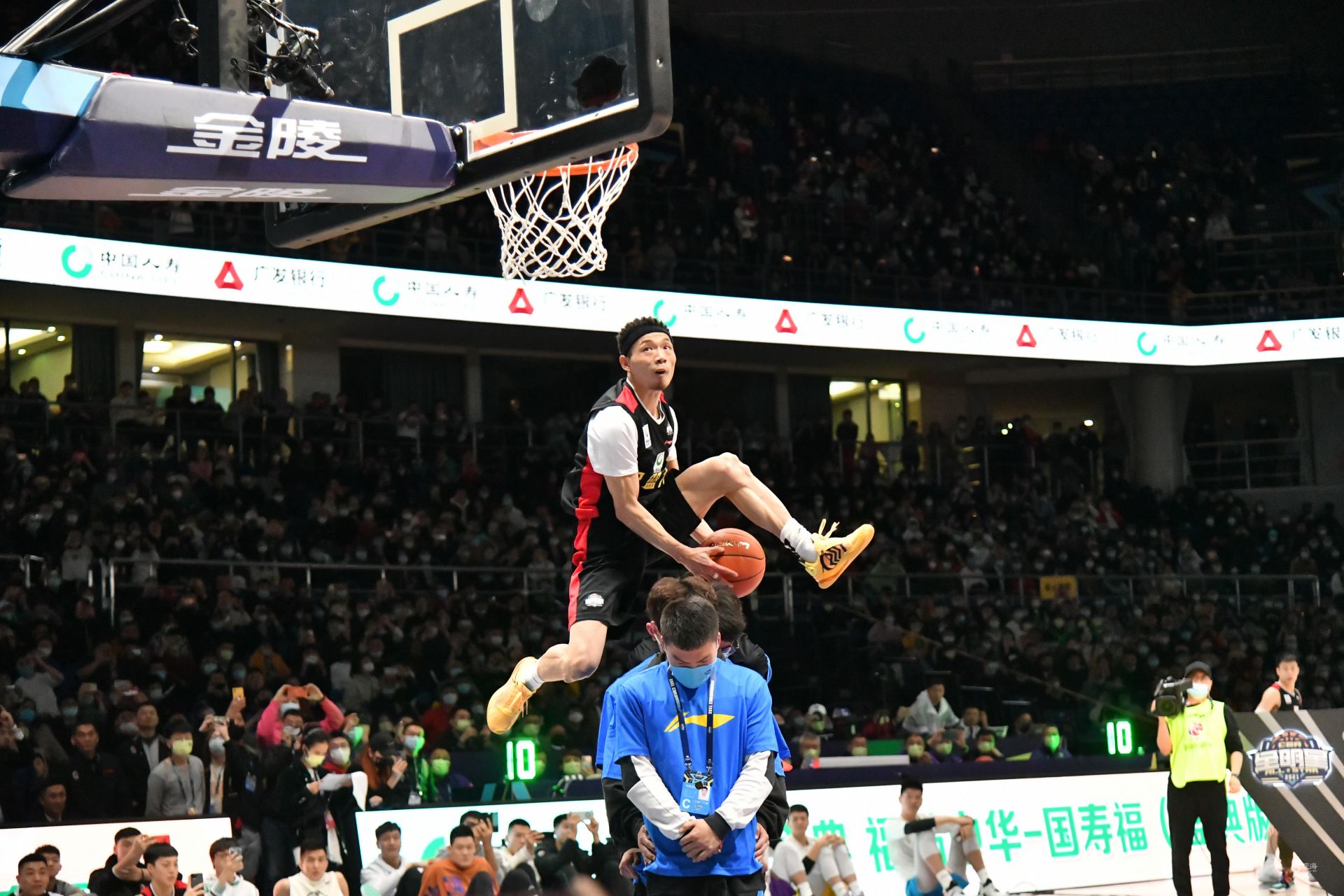 这不是一场普通的胜利（这场胜利非同寻常）