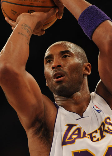 杜锋：年轻人在广东打球是幸福的 希望徐昕也在广州继续努力进步（杜锋：广东是年轻球员的福地，期望徐昕在广州持续精进）