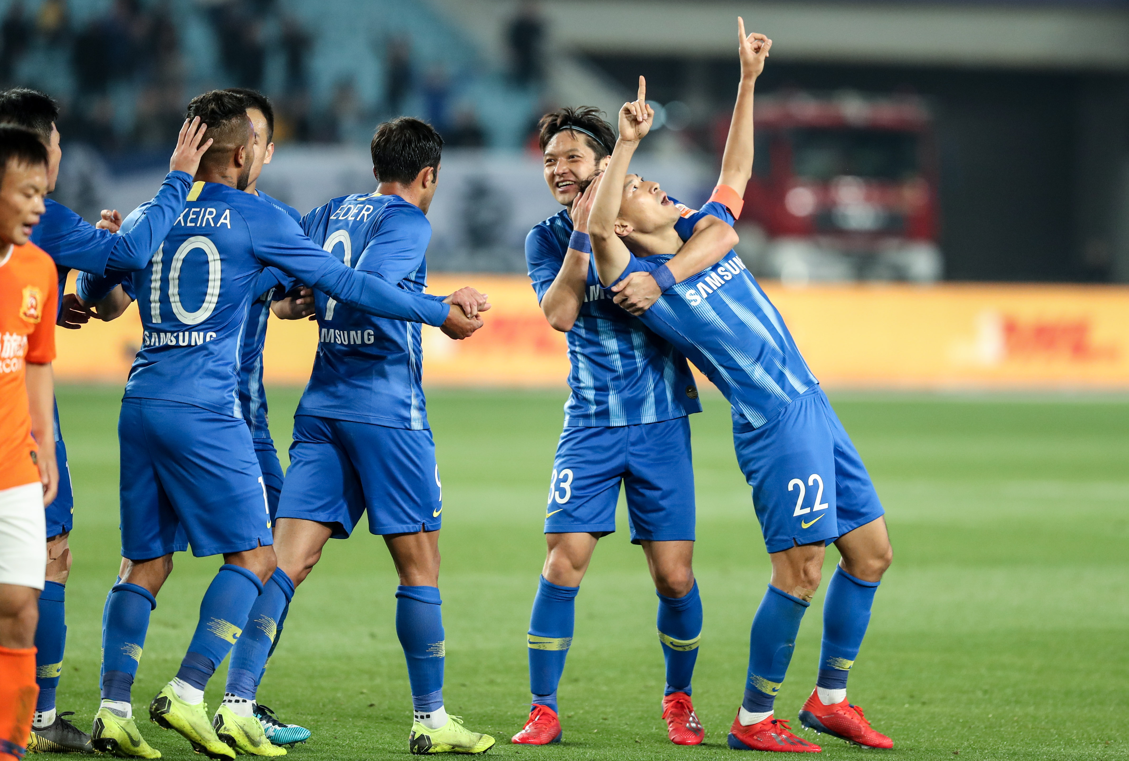 罗伊斯：我建议布兰特留下，他能为球队带来不常拥有的特质（罗伊斯建议布兰特留队：他拥有球队少见的特质）