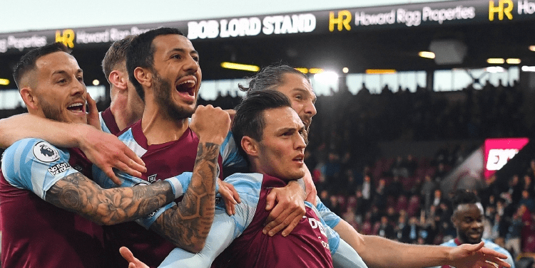 中超：山东泰山主场2-1逆转武汉三镇（中超：山东泰山主场2比1逆转击败武汉三镇）