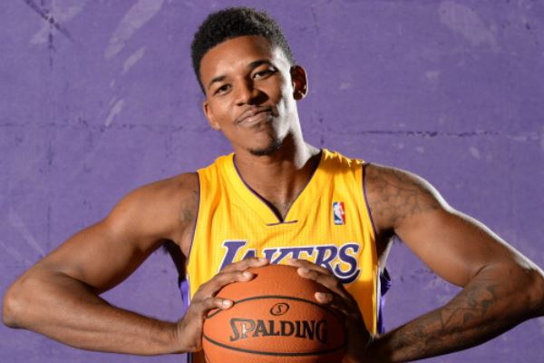 马卡：拉波尔塔愿尝试所有方式签小蜘蛛；马竞想与他涨薪续约（马卡报：拉波尔塔愿尽全力引进小蜘蛛，马竞欲与其加薪续约）