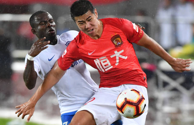 阿隆索下课谁接任？六台球迷投票：穆帅得票近40%齐达内第二（阿隆索若离任谁接班？六台球迷投票：穆帅支持率近四成，齐达内第二）