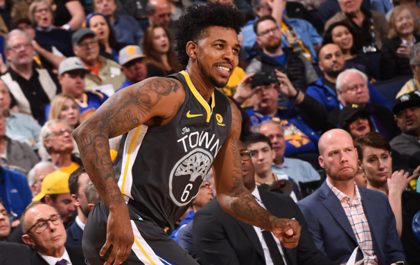 米奇：布克极具爆发力&几乎无弱点 经历球队版本迭代总能满足需求（米奇盛赞布克：爆发力拉满、近乎无短板，球队迭代升级中始终满足所需）