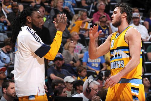 西蒙尼：瓦伦是一支风格多变的球队，球员信任教练更重要（西蒙尼：瓦伦战术多元，球员信任主帅更关键）