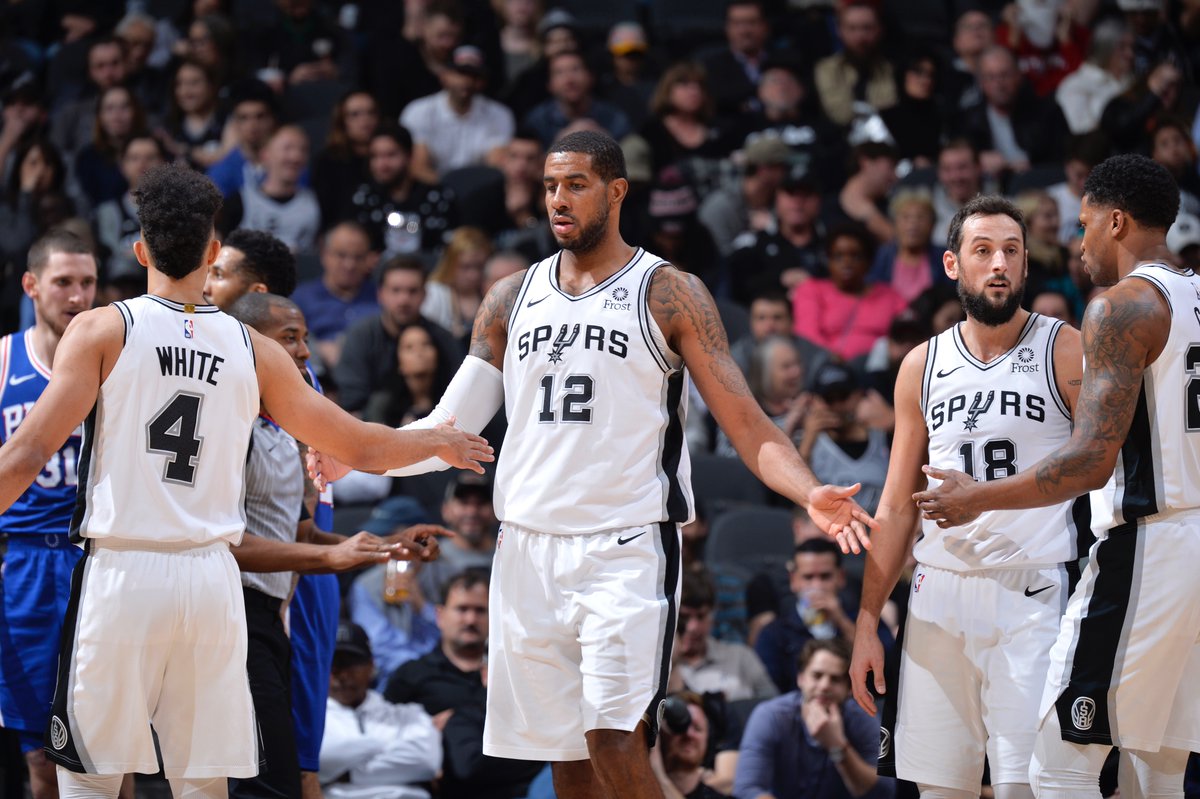 佩里西奇谈赢利物浦：球队表现很出色，首要目标是晋级淘汰赛（佩里西奇：击败利物浦展现团队风采，当前首要任务是闯入淘汰赛）