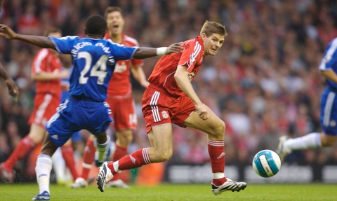 阿隆索帅位最新动态：皇马主帅在迎战毕尔巴鄂前面临极其困难局面（阿隆索执教前景更新：皇马主帅战毕尔巴鄂前遭遇严峻考验）